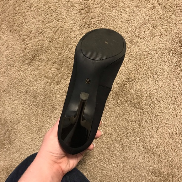 Black heels gently worn - Picture 3 of 5